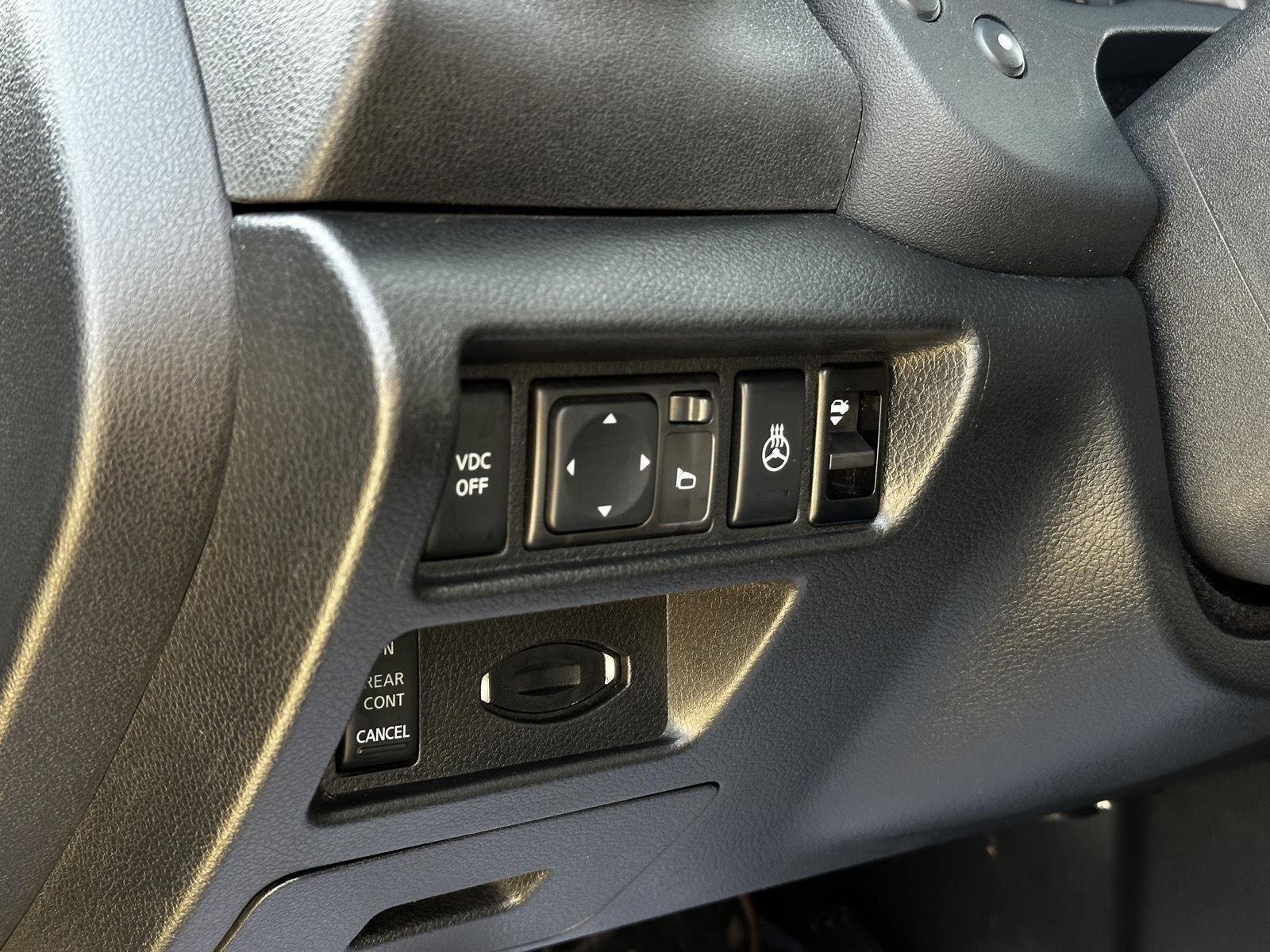 Used 2010 Super Black Nissan 3.5 SV w/Premium Pkg image 16