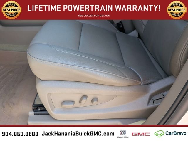 Used 2016 White GMC SLT image 21