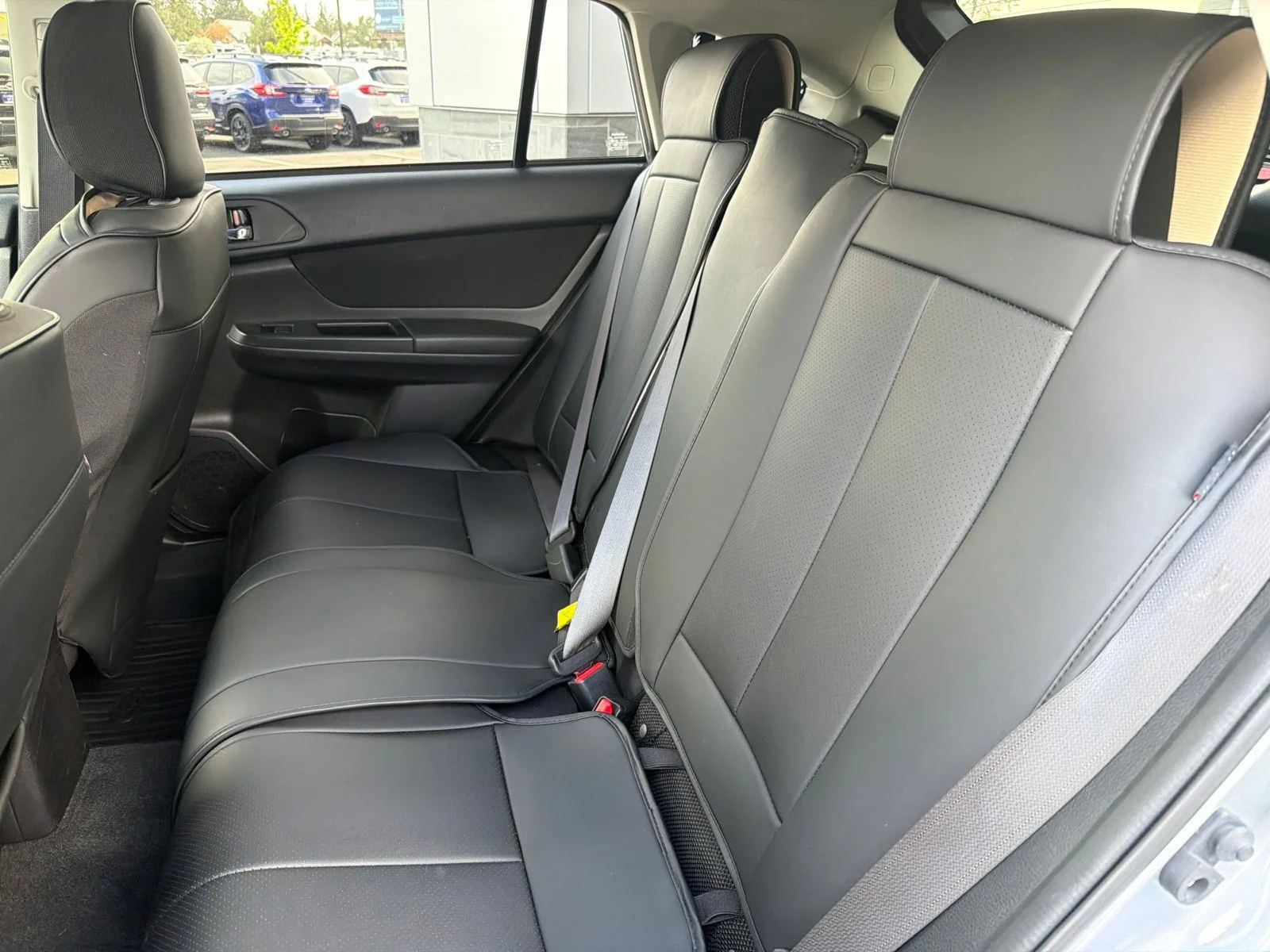 Used 2014 Ice Silver Metallic Subaru 2.0i Premium image 16