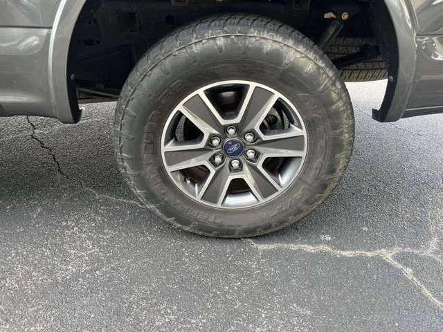 Used 2017 Gray Ford XLT image 11