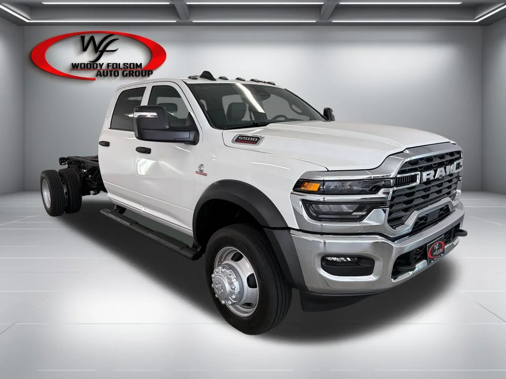 New 2026 Bright White Clear-Coat Exterior Paint RAM Tradesman image 3