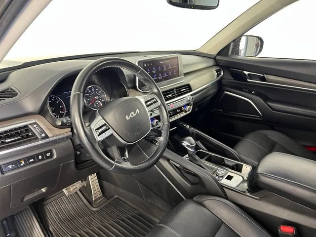 Used 2022 Purple Kia SX image 12