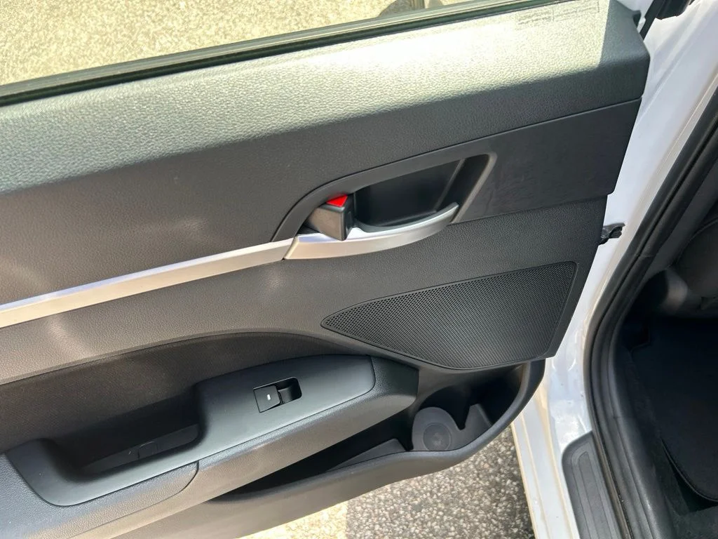 Used 2020 White Hyundai Value Edition image 25