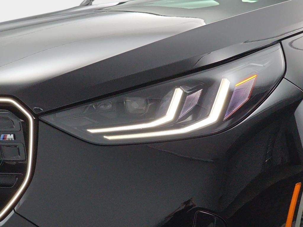 New 2026 Black Sapphire Metallic BMW M50 xDrive image 31