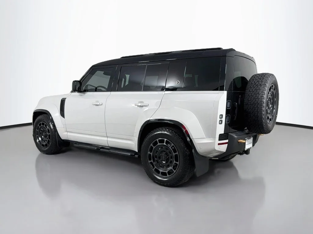 Used 2026 Borasco Gray Metallic Land Rover OCTA image 7