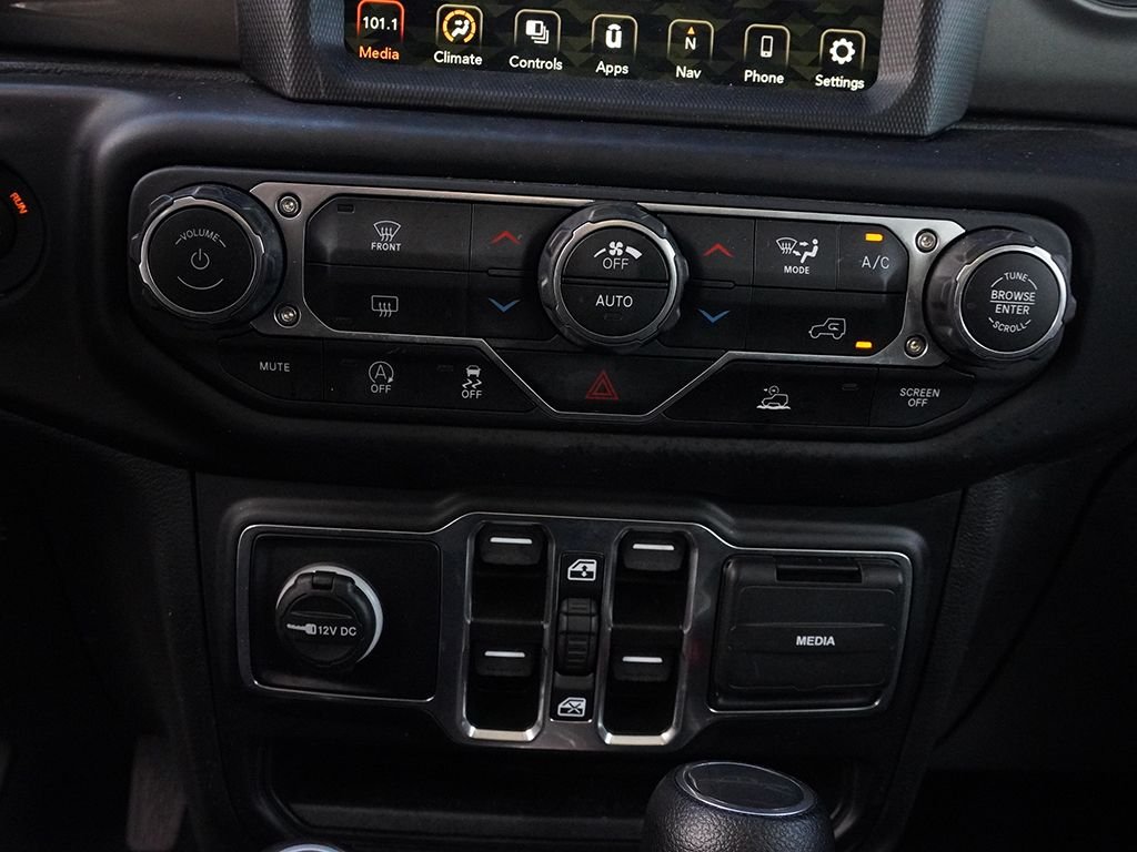 Used 2023 White Jeep Overland image 40