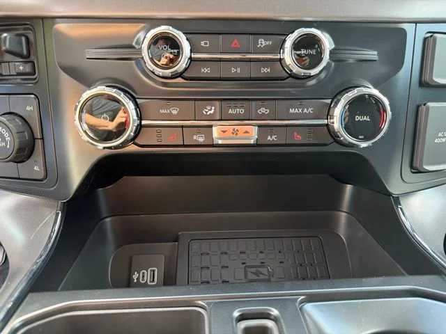 New 2026 Carbonized Gray Metallic Ford XLT image 22