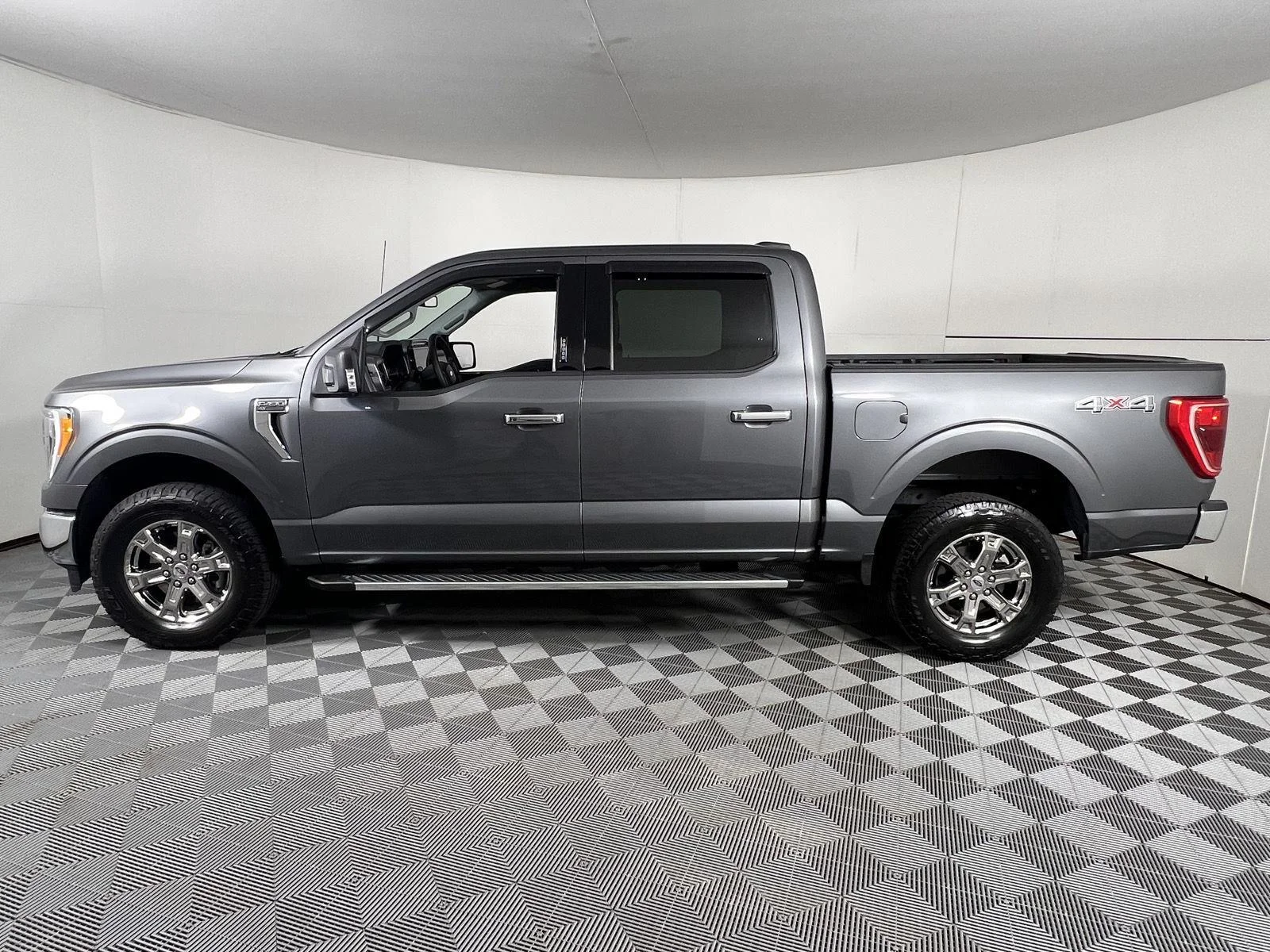 Used 2023 Carbonized Gray Ford XLT image 7