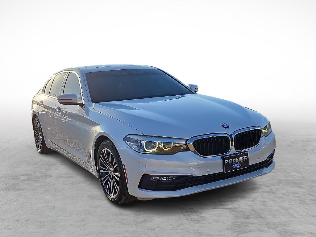 Used 2018 White BMW 540i xDrive image 1