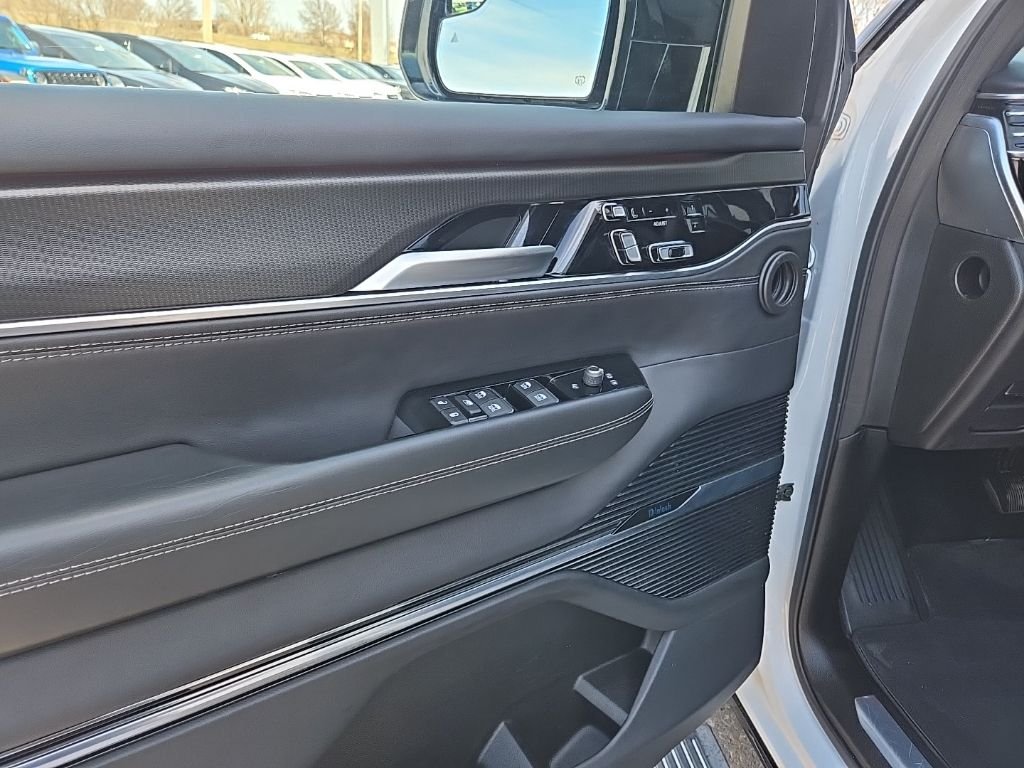 Used 2024 White/off-white Jeep Series II image 30