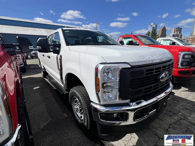 New 2026 Oxford White Ford XL image 2