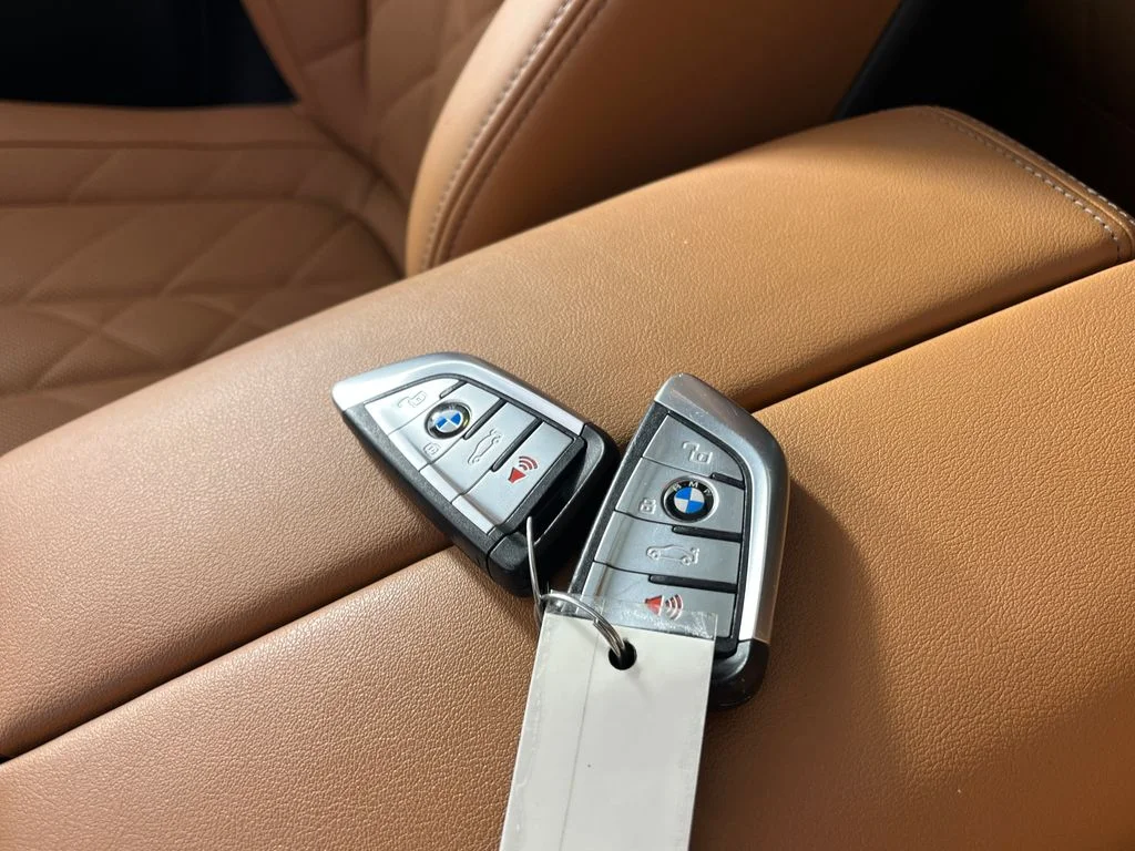 Used 2023 White BMW xDrive40i image 23