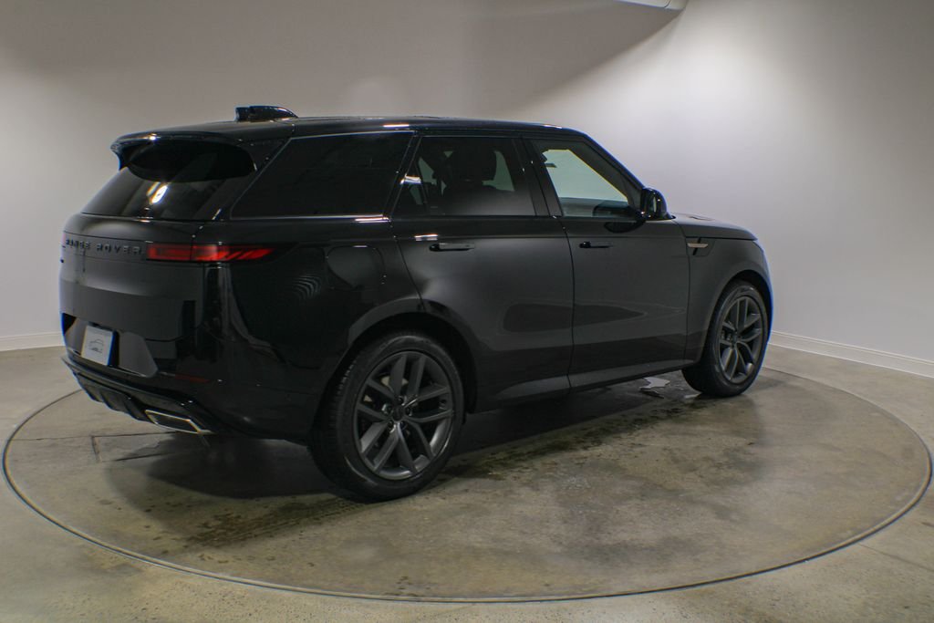 New 2026 Santorini Black Land Rover Dynamic SE image 6