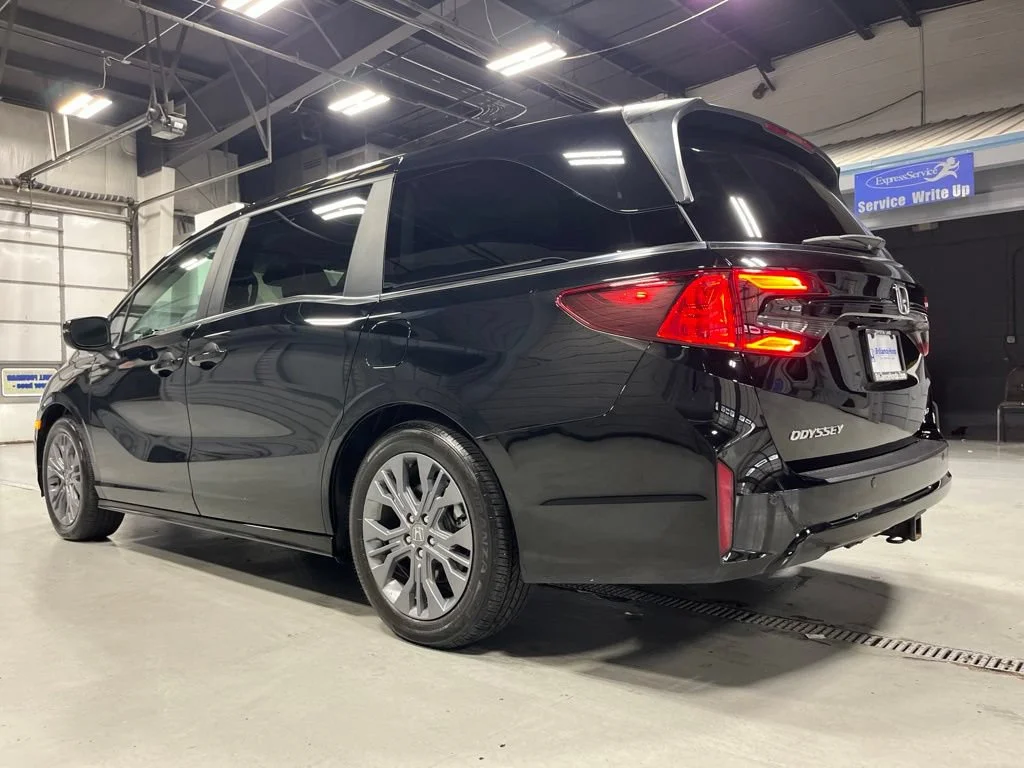 2025 Honda Odyssey Touring - Photo 51