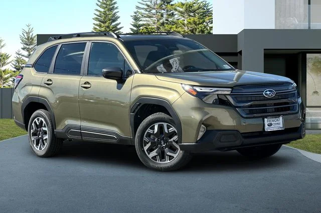 New 2026 AUTUMN GREEN METALLIC Subaru Premium image 2