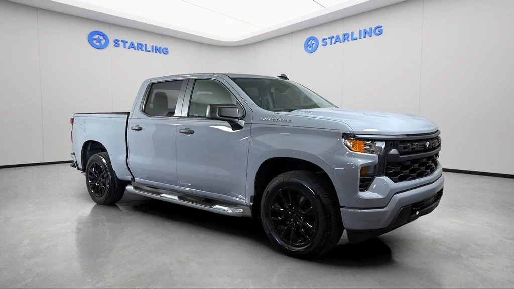 Used 2025 Slate Gray Metallic Chevrolet Custom image 13