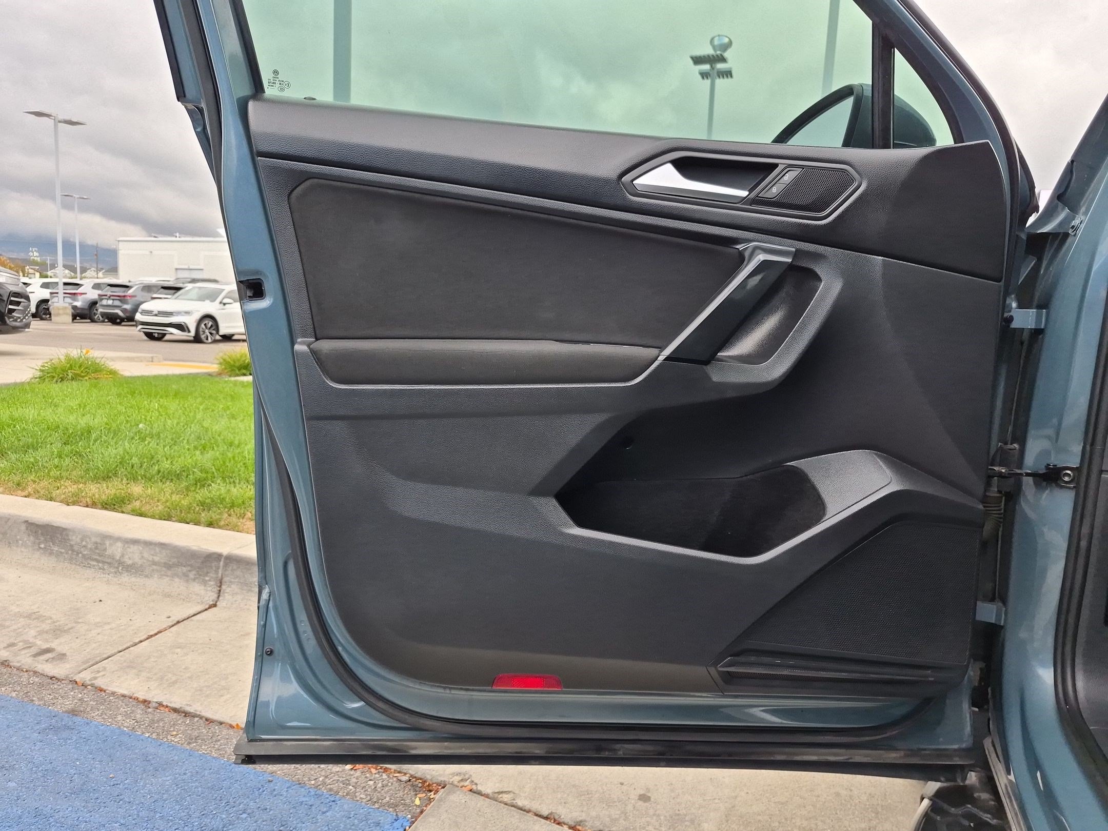 Used 2019 Blue Metallic Volkswagen S image 11