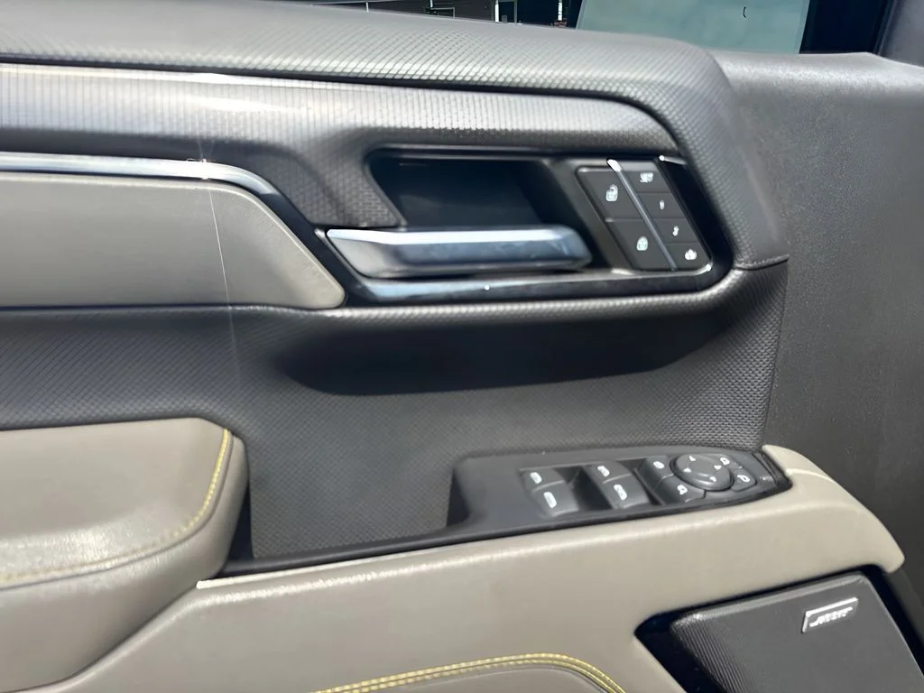 Used 2022 Blue Chevrolet ZR2 image 28