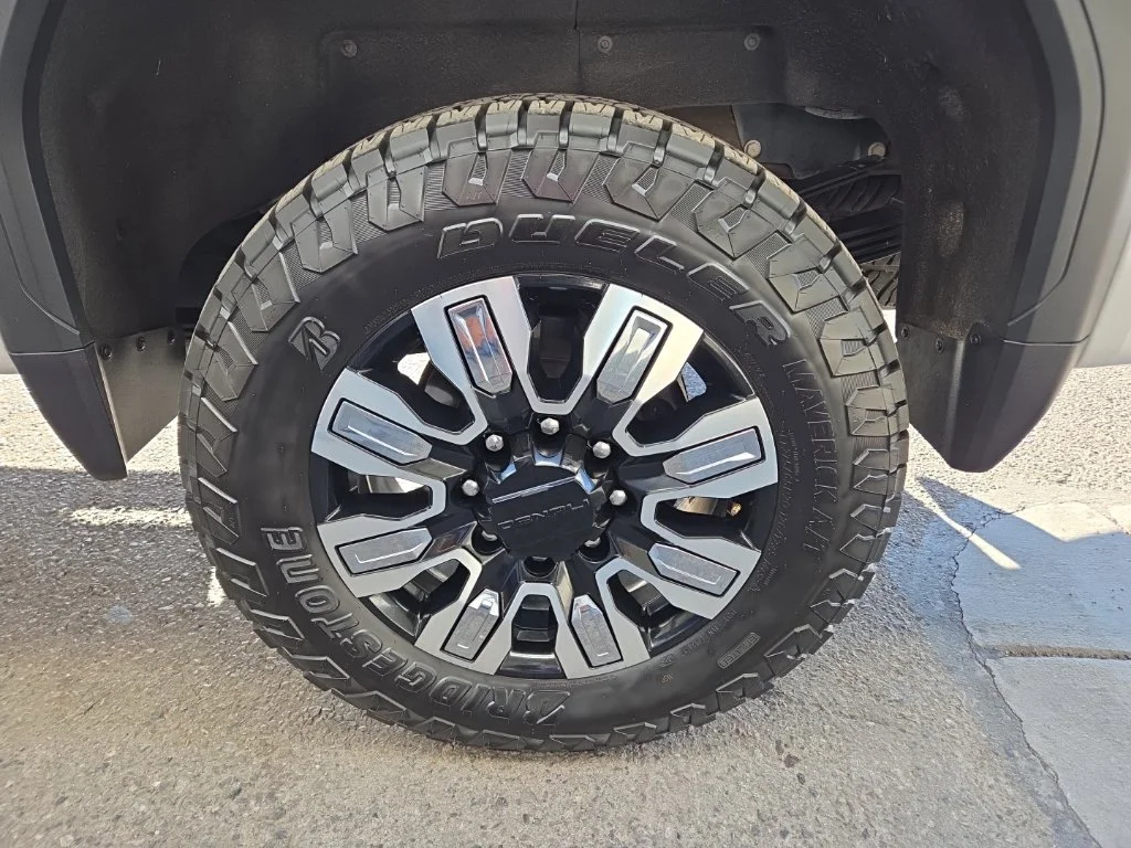 Used 2024 White GMC Denali image 12