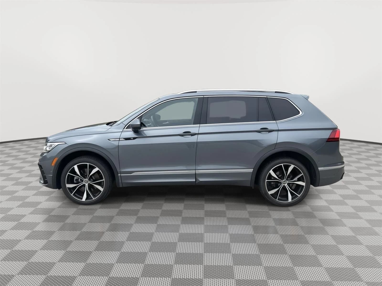 Certified Used 2024 gray Volkswagen SEL R-Line image 7