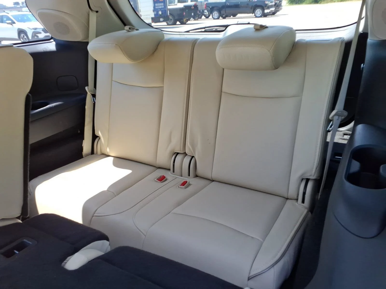 Used 2019 Majestic White INFINITI LUXE image 29