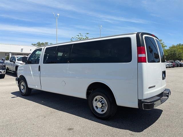 2024 Chevrolet Express Passenger LT - Photo 8