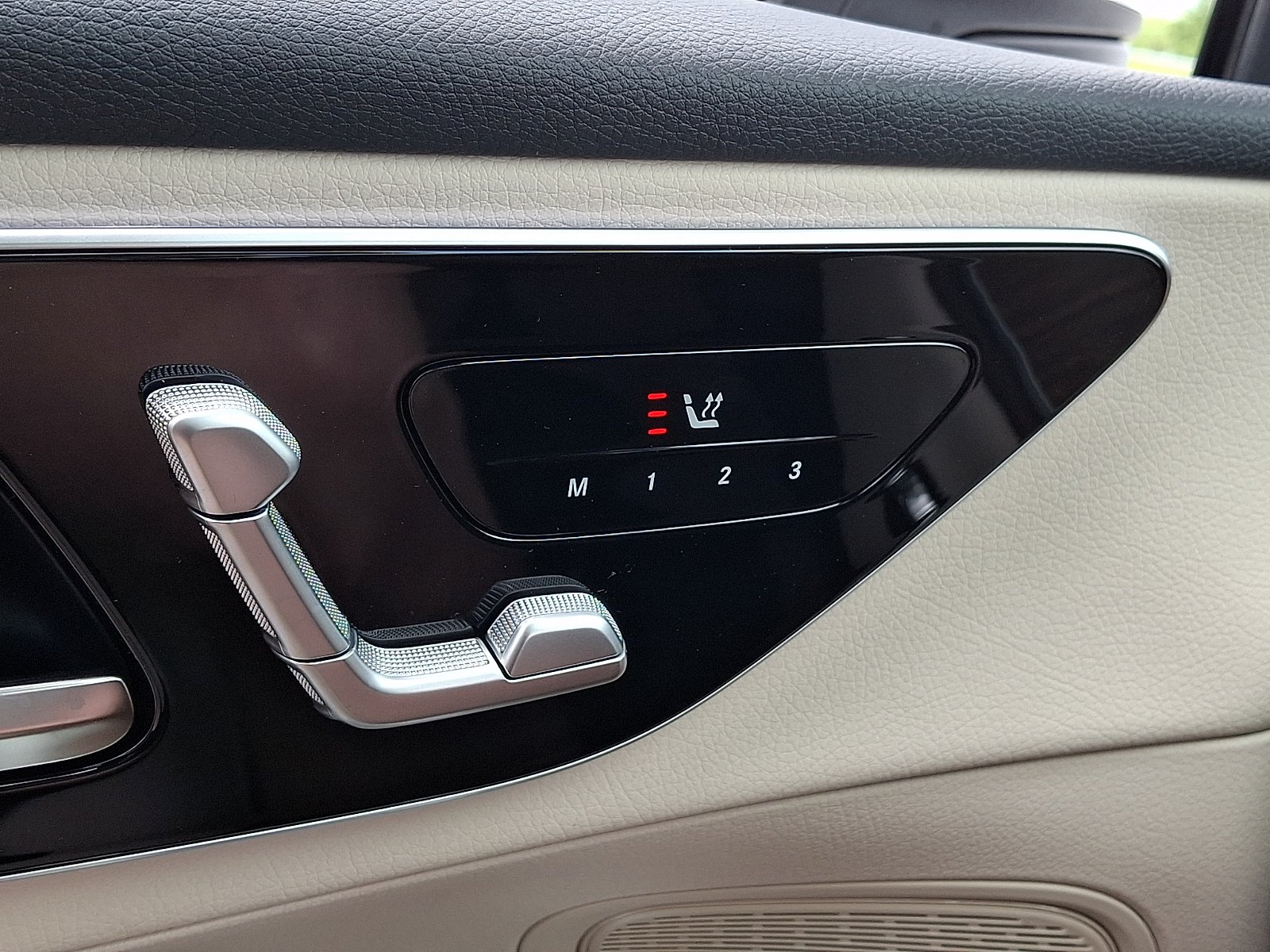 New 2026 Polar White Mercedes-Benz GLC 300 image 20