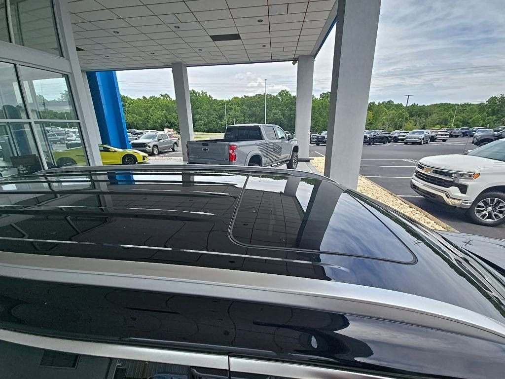 Used 2022 Abyss Black Pearl Hyundai SEL image 11