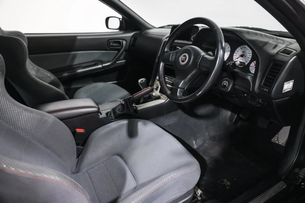 Used 2000 Black Nissan  image 27