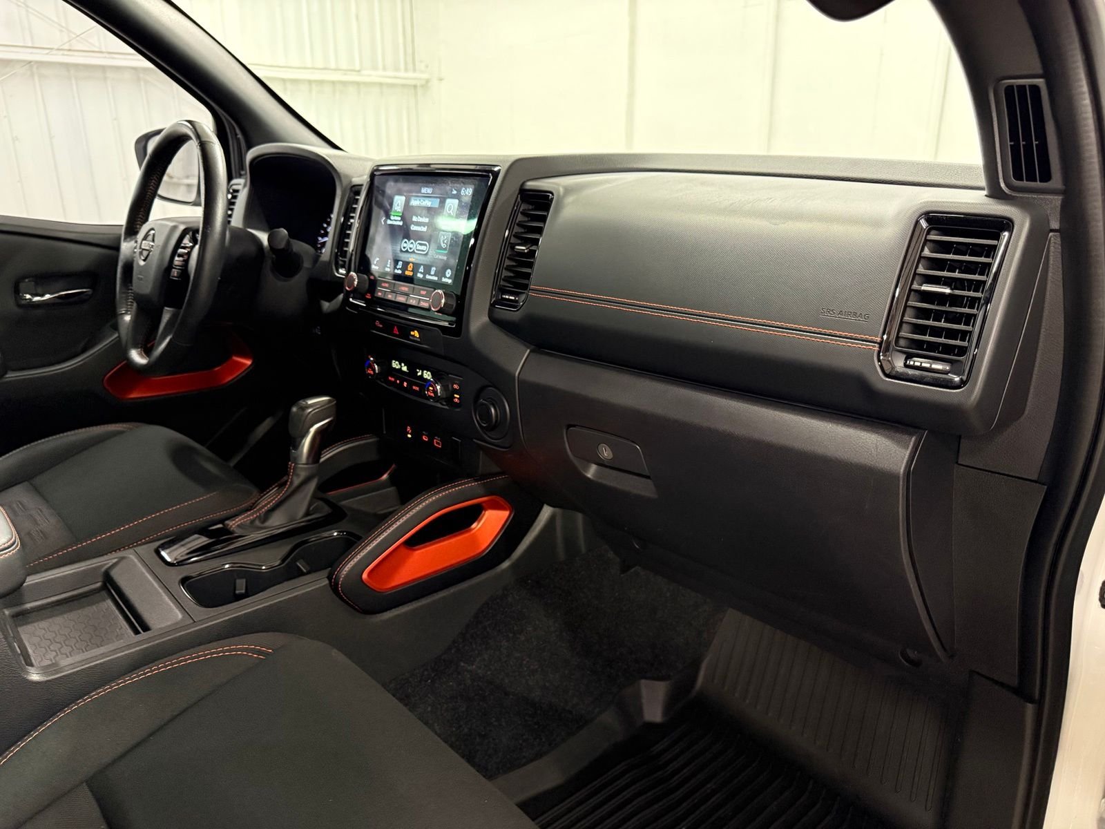 Used 2024 White Nissan PRO-X image 25
