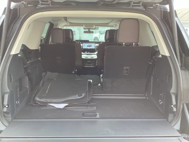 New 2026 Glacier Gray Metallic Tri-Coat Ford Platinum® image 14