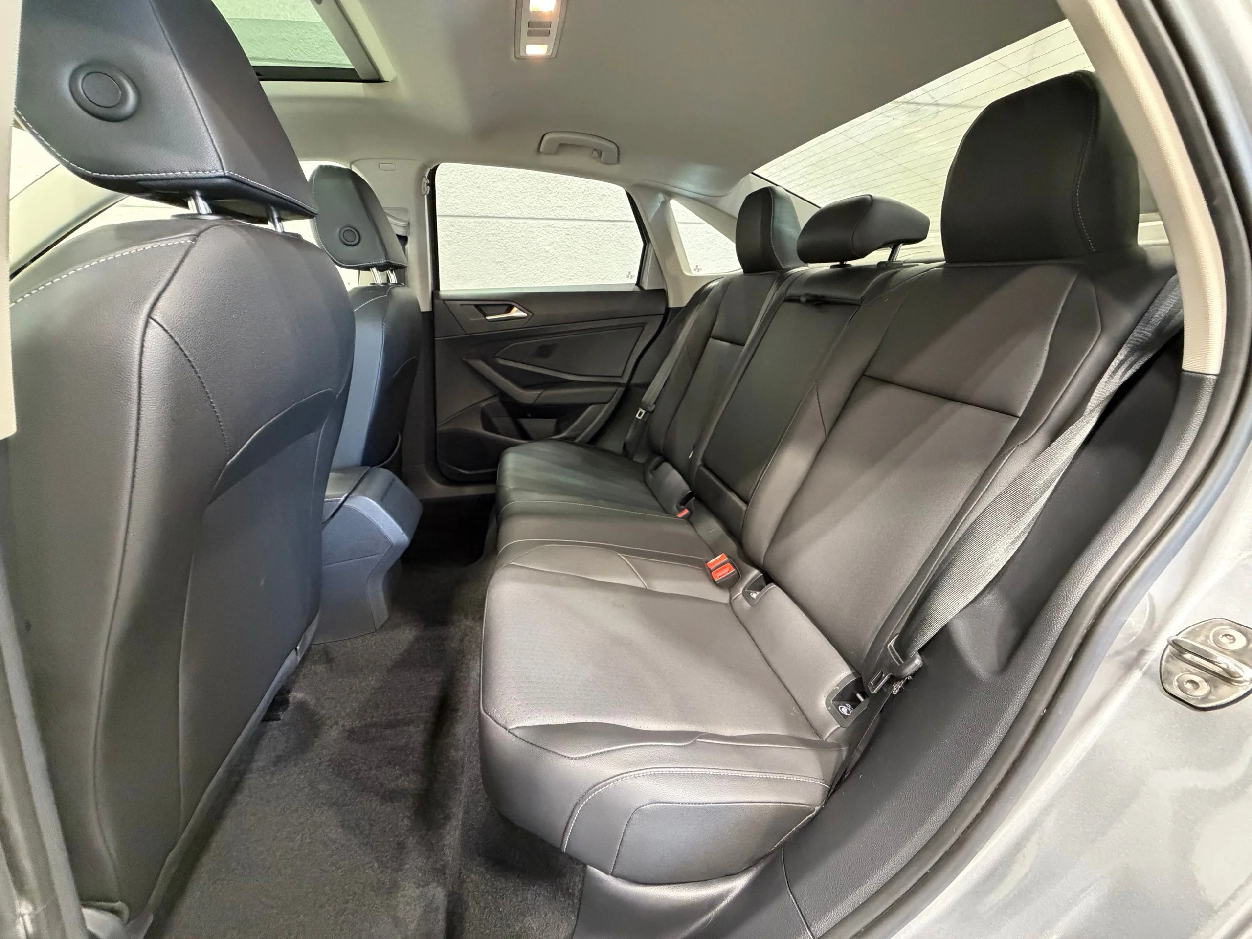 Used 2019 Silver Volkswagen SEL image 22