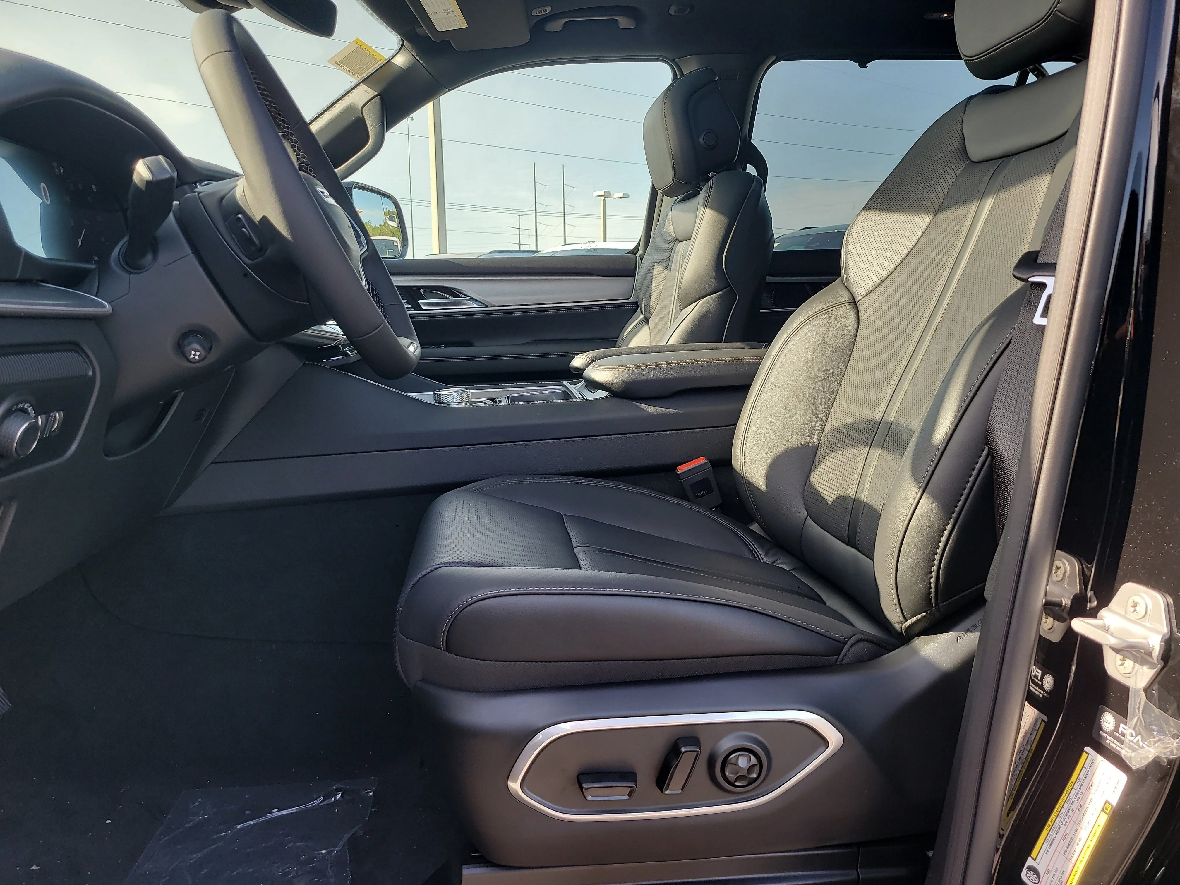 New 2026 High Gloss Black Jeep Limited Reserve image 15