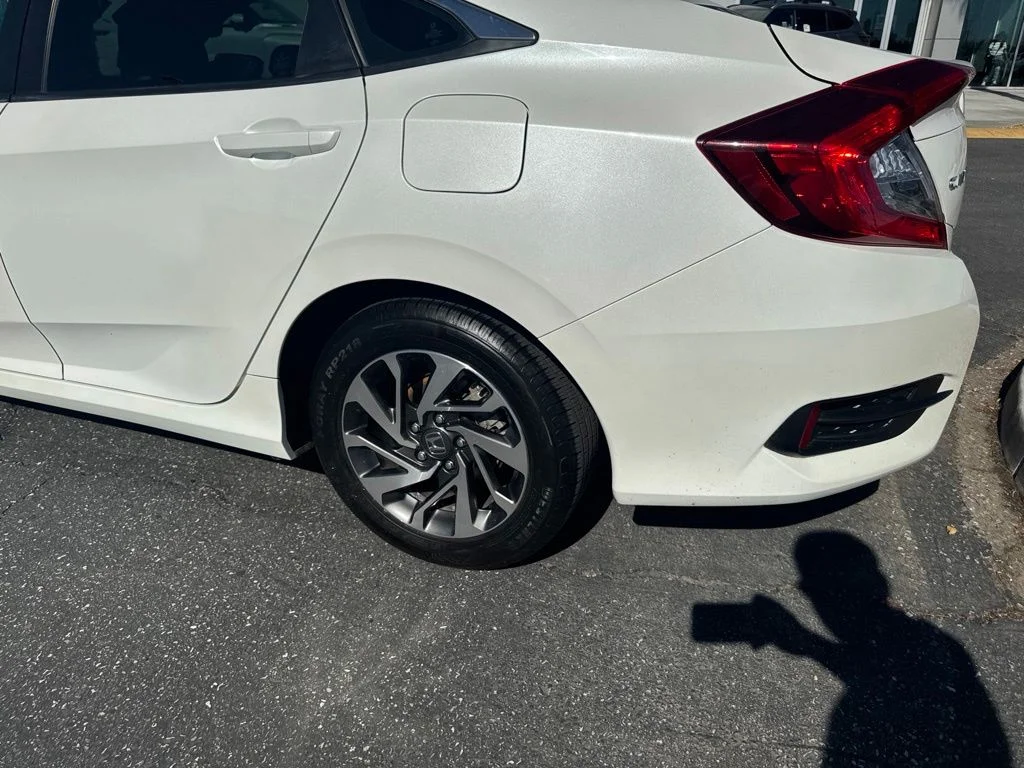 Used 2017 White Honda EX image 9