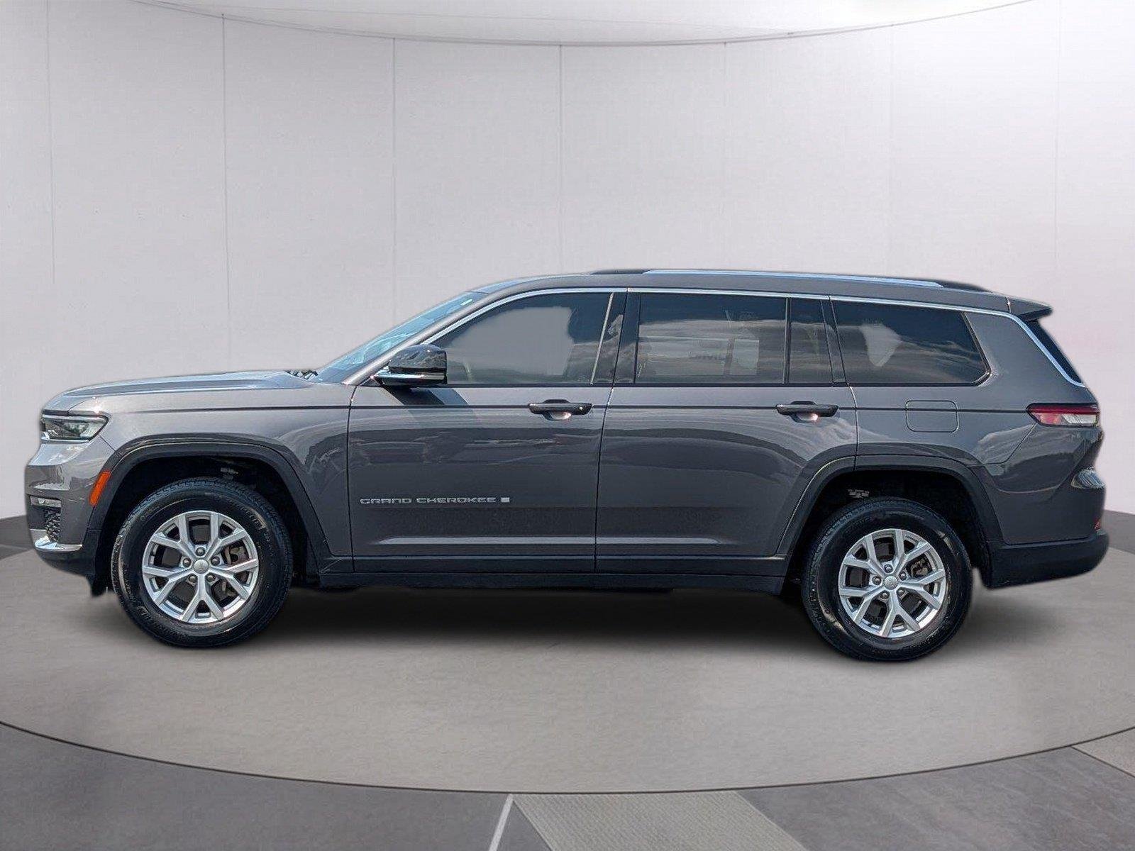 Used 2023 Baltic Gray Metallic Clearcoat Jeep Limited image 3