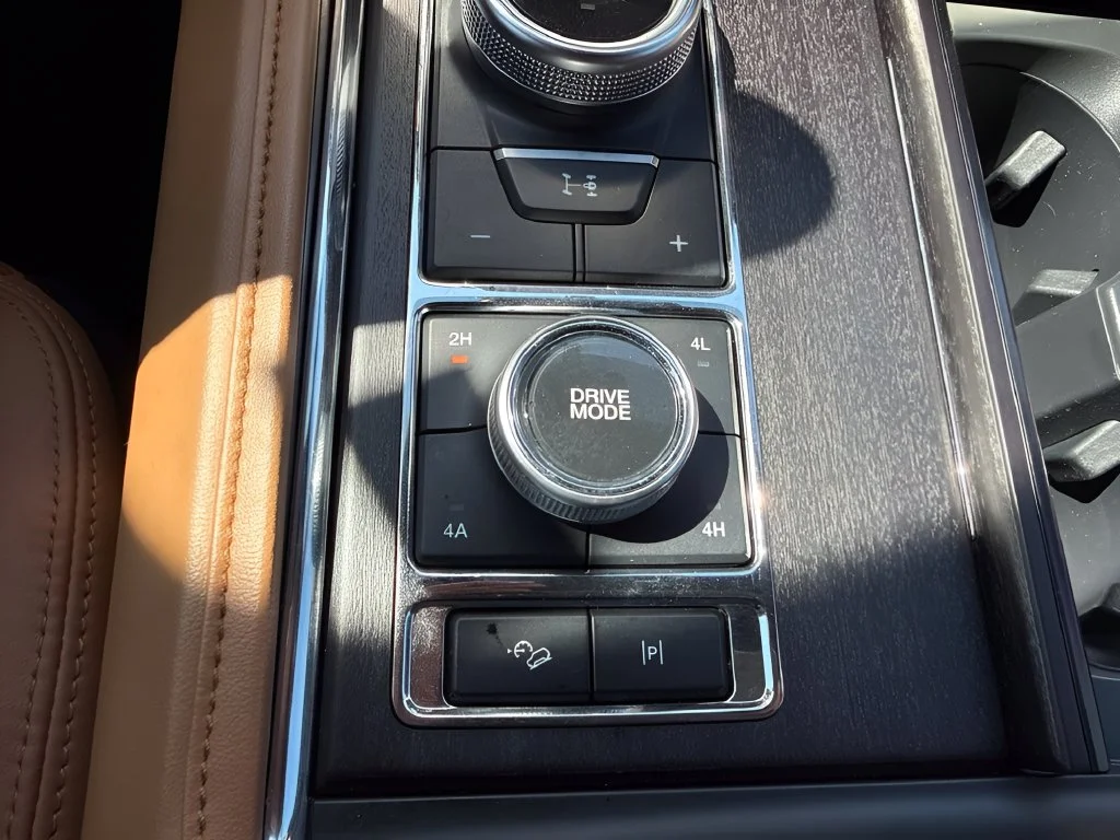 Used 2024 Gray Ford Platinum image 22
