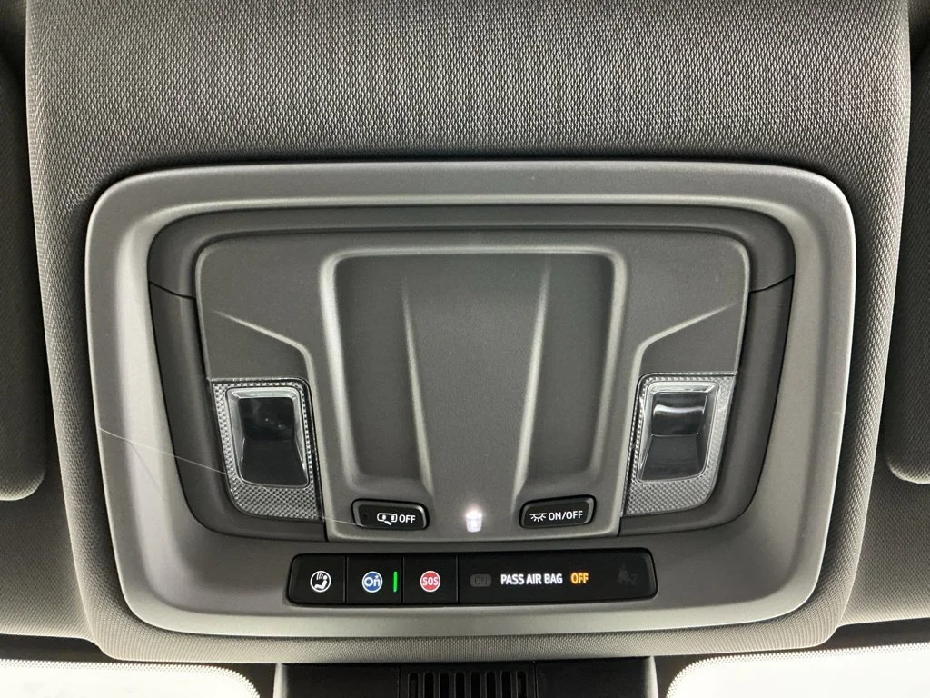 New 2026 Summit White Chevrolet LT (2FL) image 12