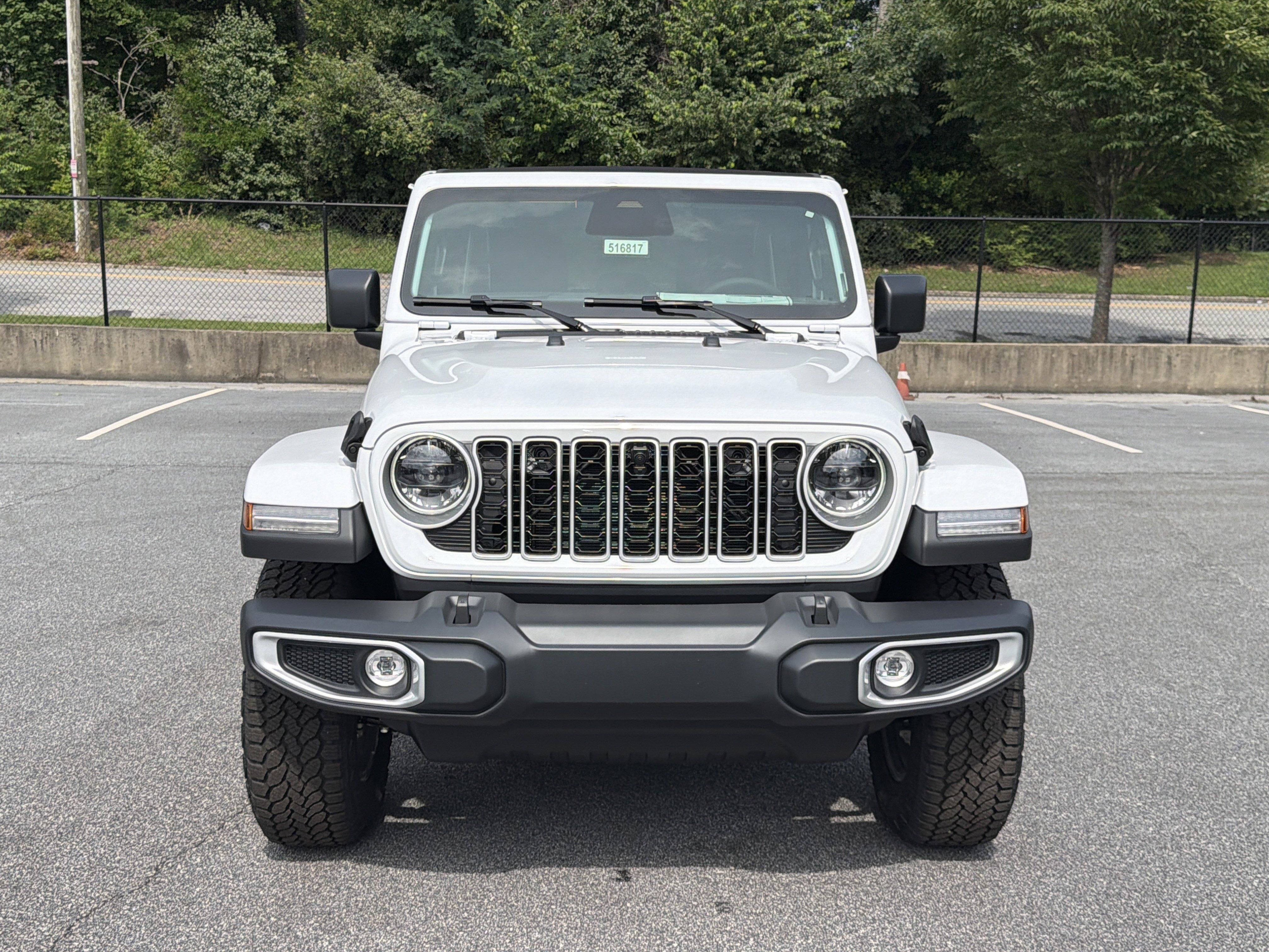 New 2026 Bright White Clear-Coat Exterior Paint Jeep Sahara image 2