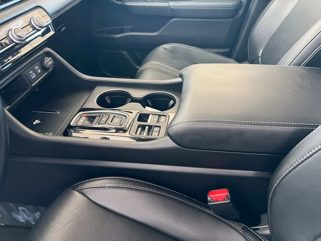 2025 Honda Pilot EX-L - Photo 24