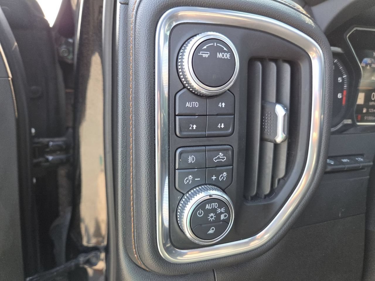 Used 2021 ONYX BLACK GMC AT4 image 6