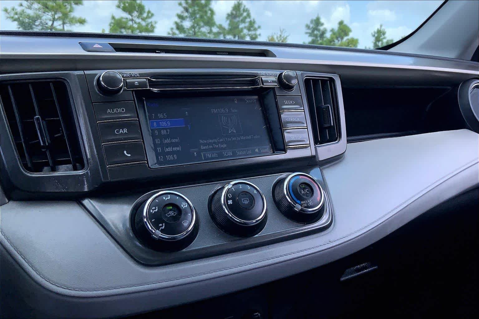 Used 2015 Classic Silver Metallic Toyota LE image 35