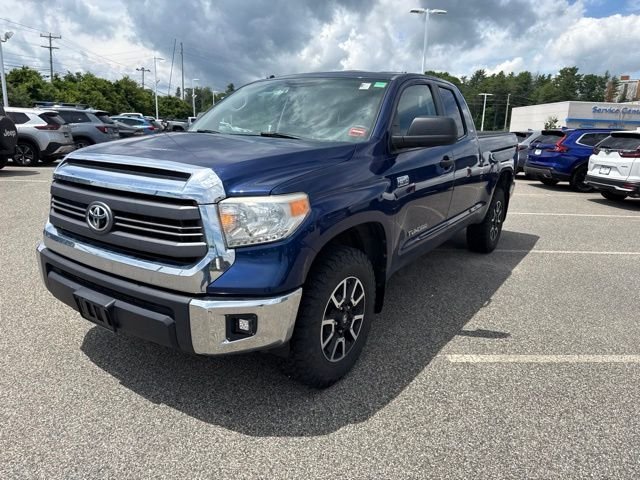 Used 2014 Blue Toyota SR5 image 7