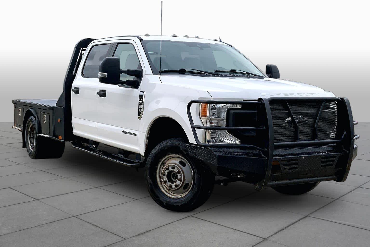 Pre-Owned 2020 Ford Super Duty F-350 DRW Chassis Cab XL