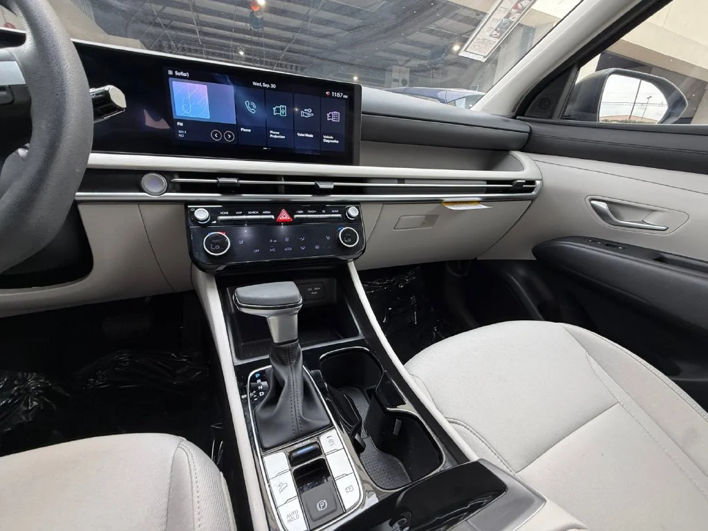 Used 2025 Gray Hyundai SEL image 15