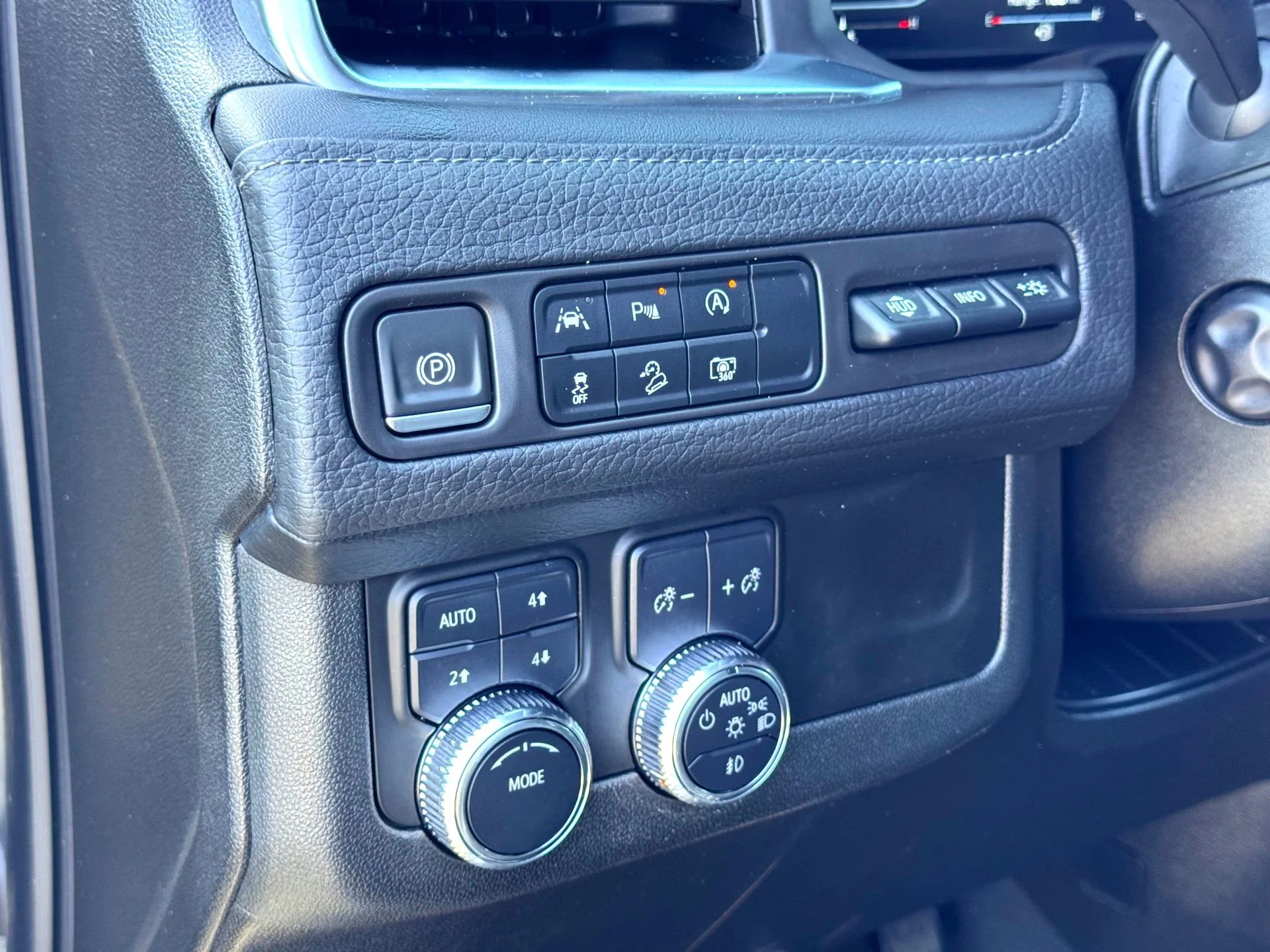 Used 2024 Sterling Metallic GMC Denali image 14