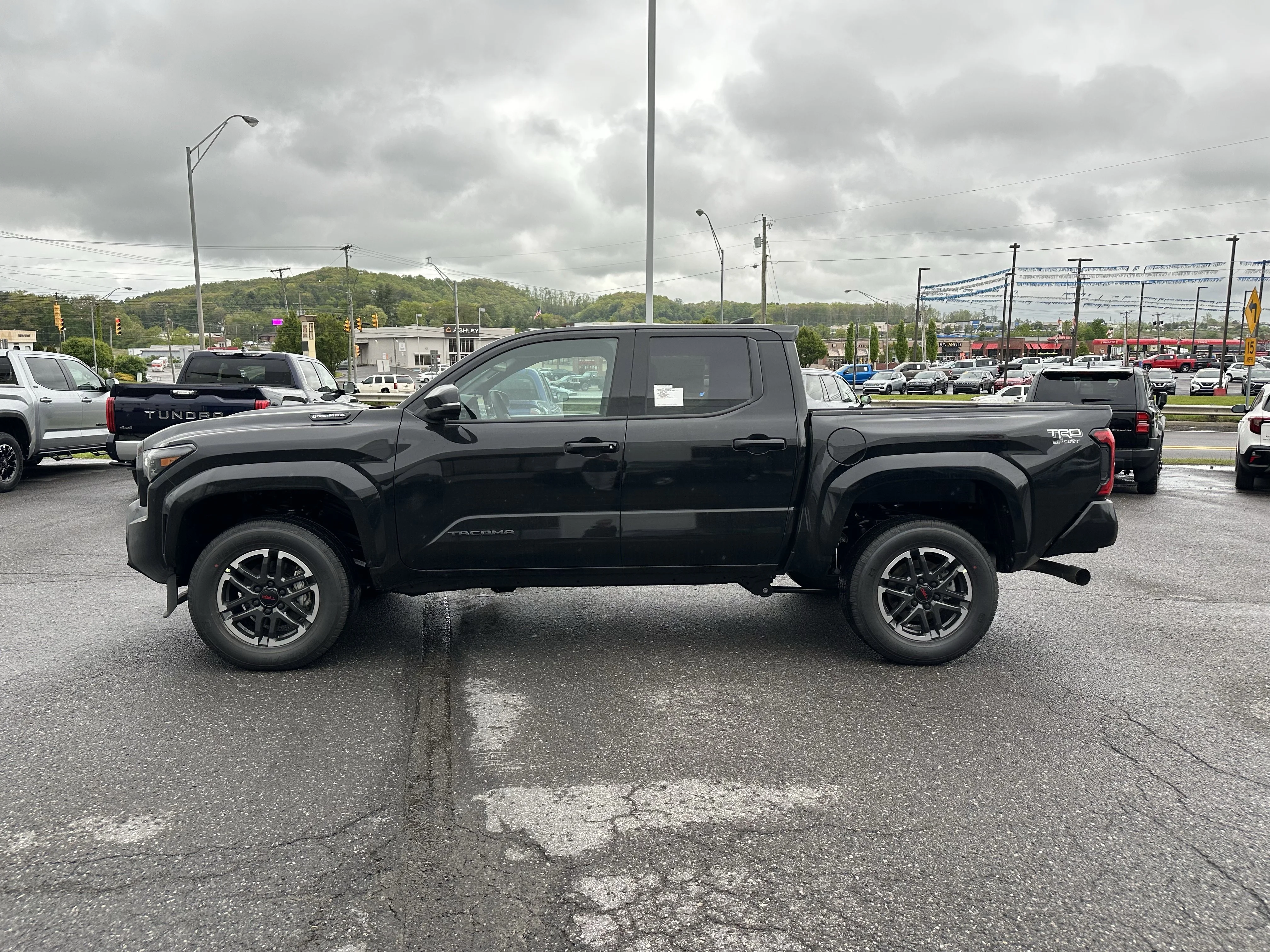 2026 Toyota Tacoma TRD Sport - Photo 6