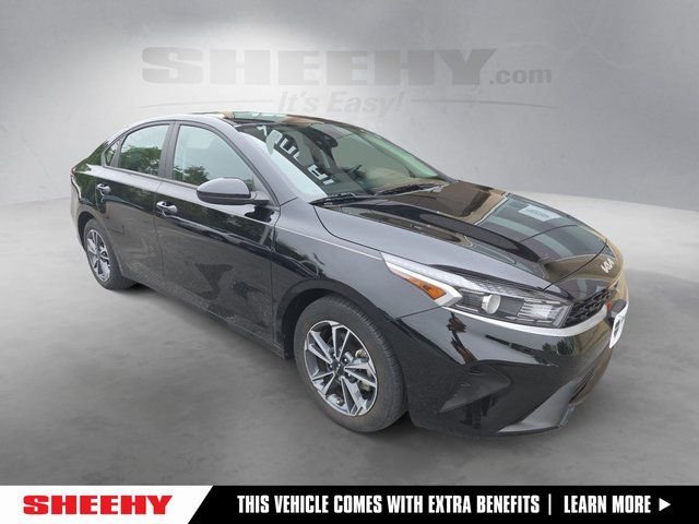 Used 2024 Black Kia LXS image 1