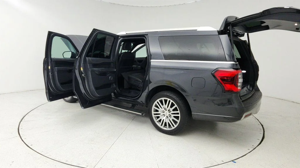 Used 2022 Gray Ford Platinum image 11