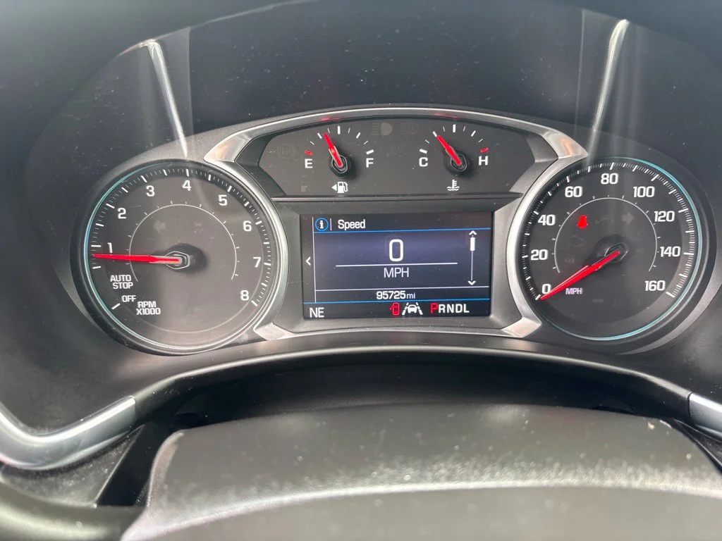 Used 2021 White Chevrolet LT image 12