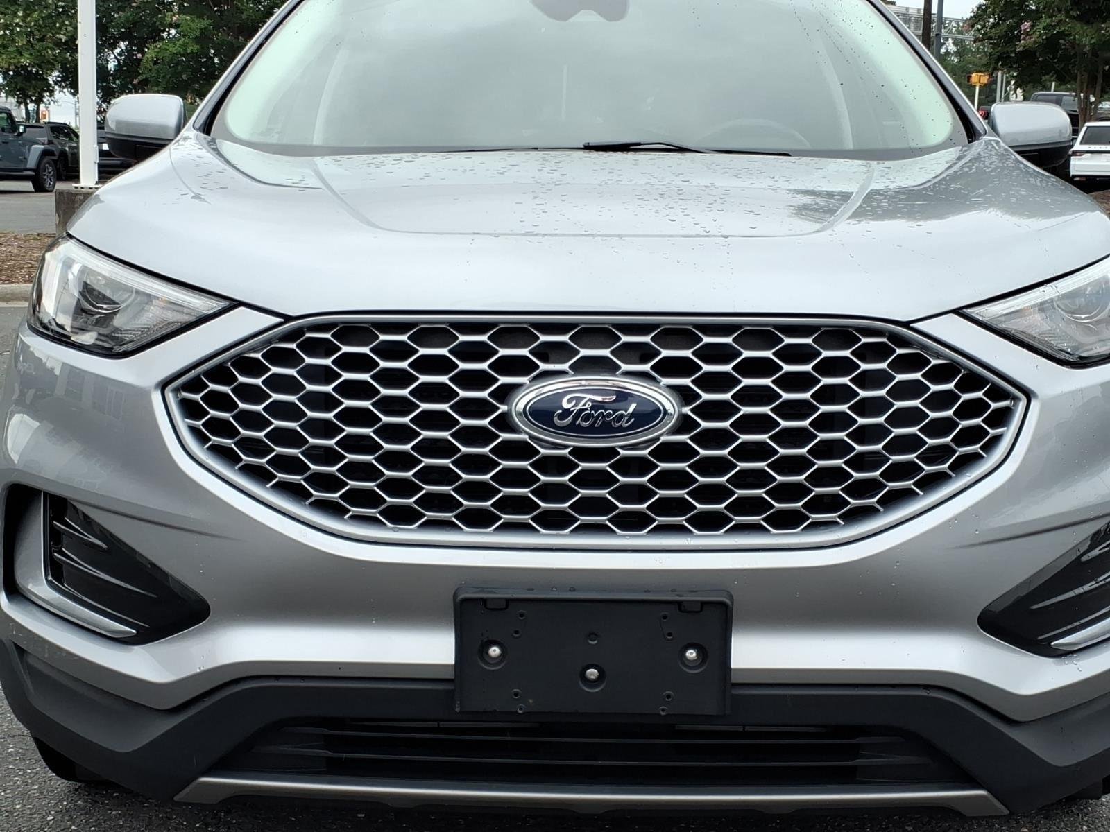 Used 2024  Ford SEL image 13